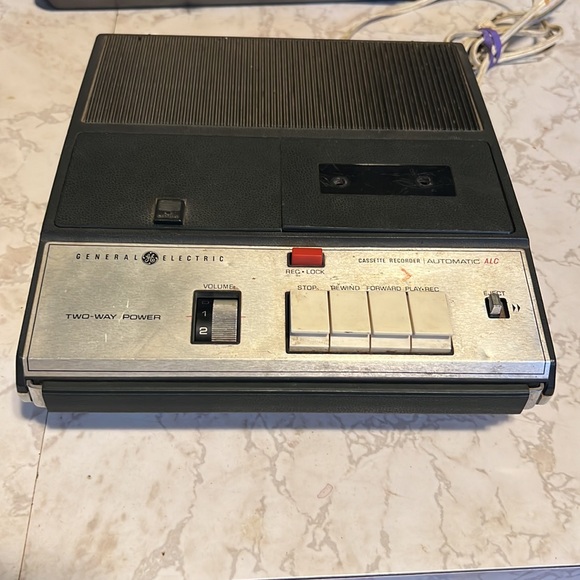 Vtg General Electric GE Model M8420A Cassette Recorder Automatic ALC with Mic - Picture 11 of 16